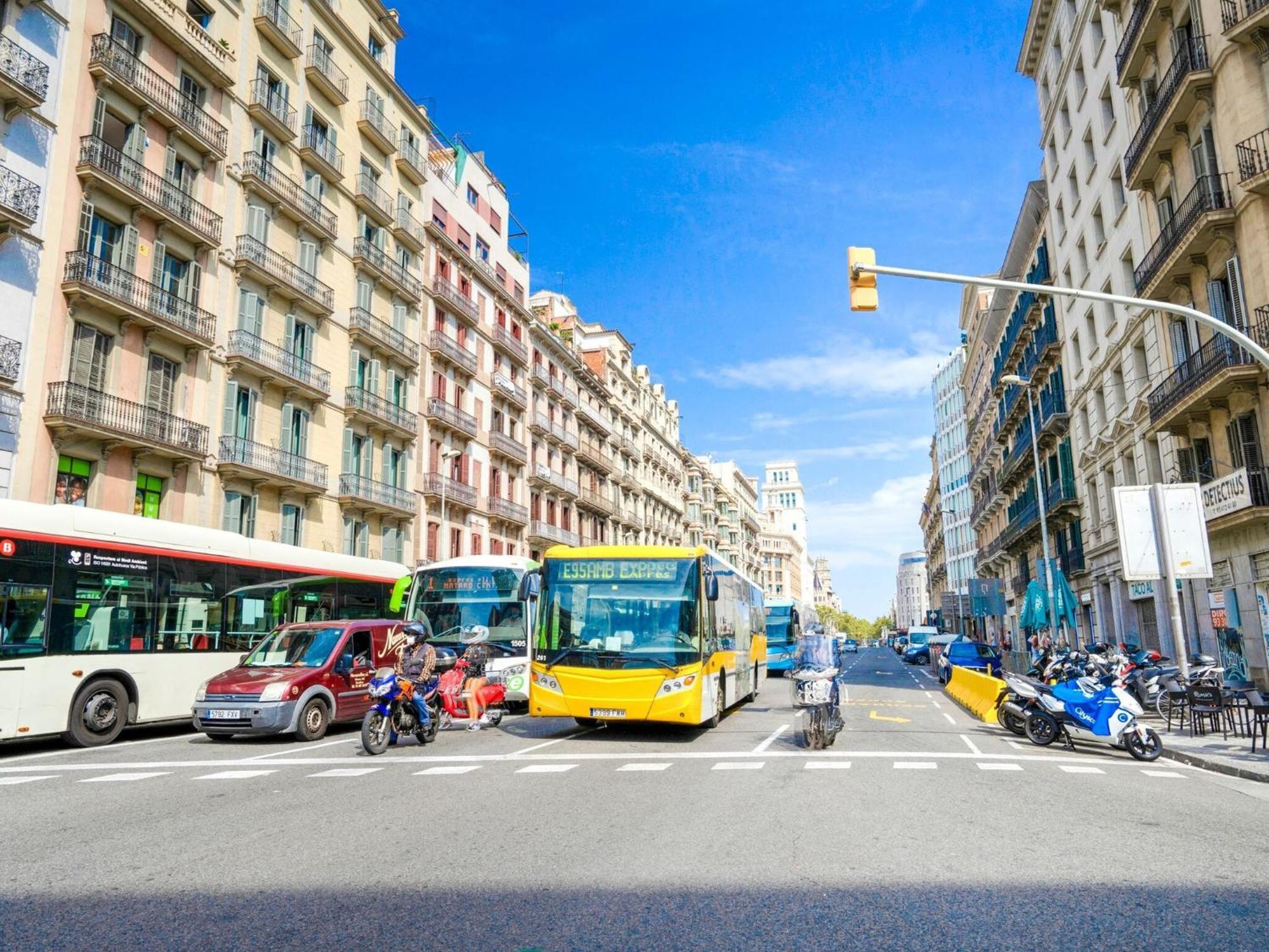 Pousada Luxurious For 9 People Recently Renovated In The Center Of Barcelona