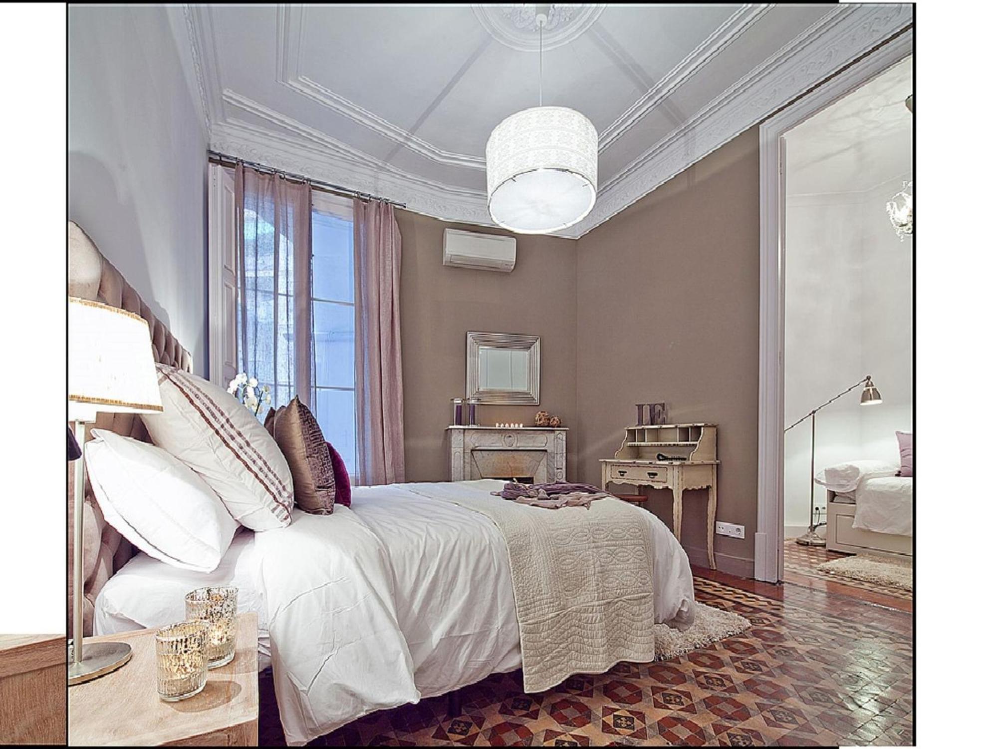 Luxurious For 9 People Recently Renovated In The Center Of Pousada Barcelona