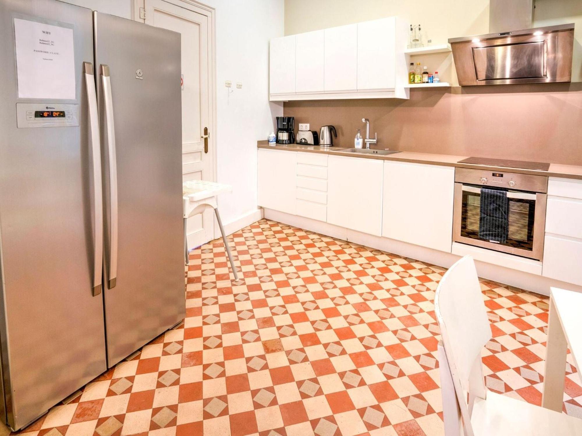 Pousada Luxurious For 9 People Recently Renovated In The Center Of Barcelona