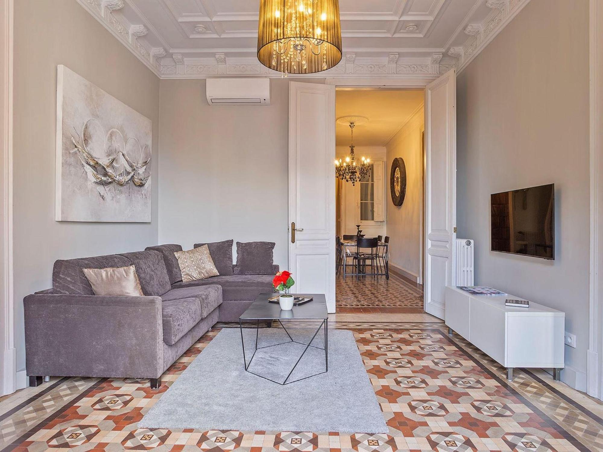 Pousada Luxurious For 9 People Recently Renovated In The Center Of Barcelona